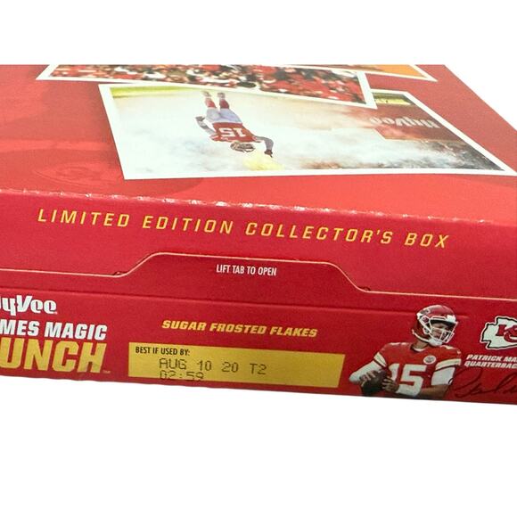 Mahomes Magic Crunch Limited Edition Collectors Box Original 2020 Release Sealed - Picture 5 of 6